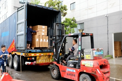 又一突破!首批“瀘州造”自行車通過跨境電商出口發(fā)運